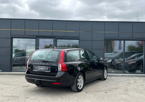 Volvo V50 cena 17900 przebieg: 250000, rok produkcji 2009 z Polanica-Zdrój małe 352